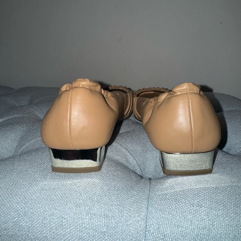 Anne Klein Tan Leather Flats with Pleated Toe. Size 8. NWOT